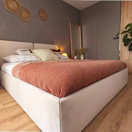 Apartament Na Grabiszynskiej Apartment *